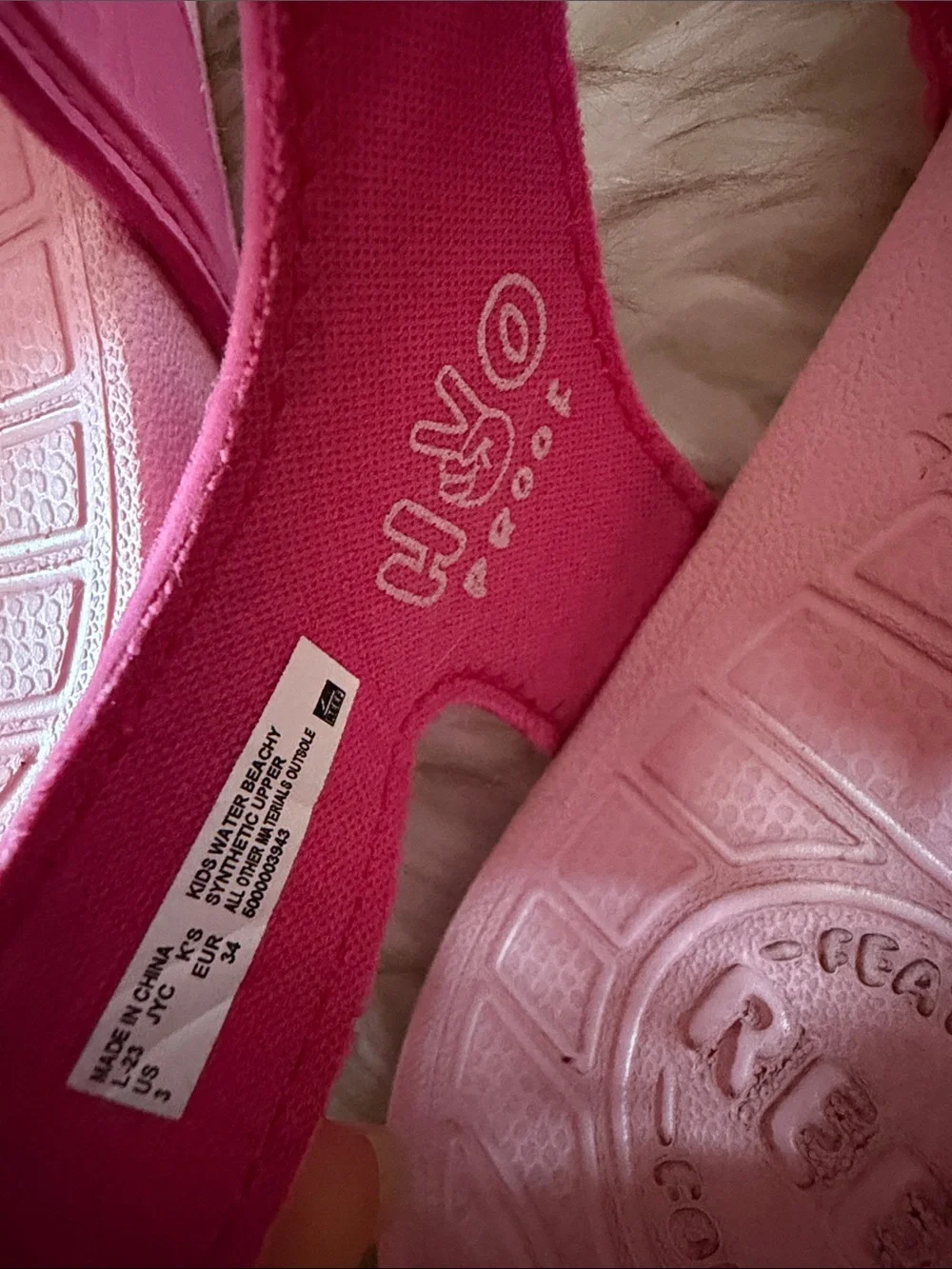 Reef Kids Pink Closed-Toe Sandals REEF water shoe beachy girls 3 foam croc like